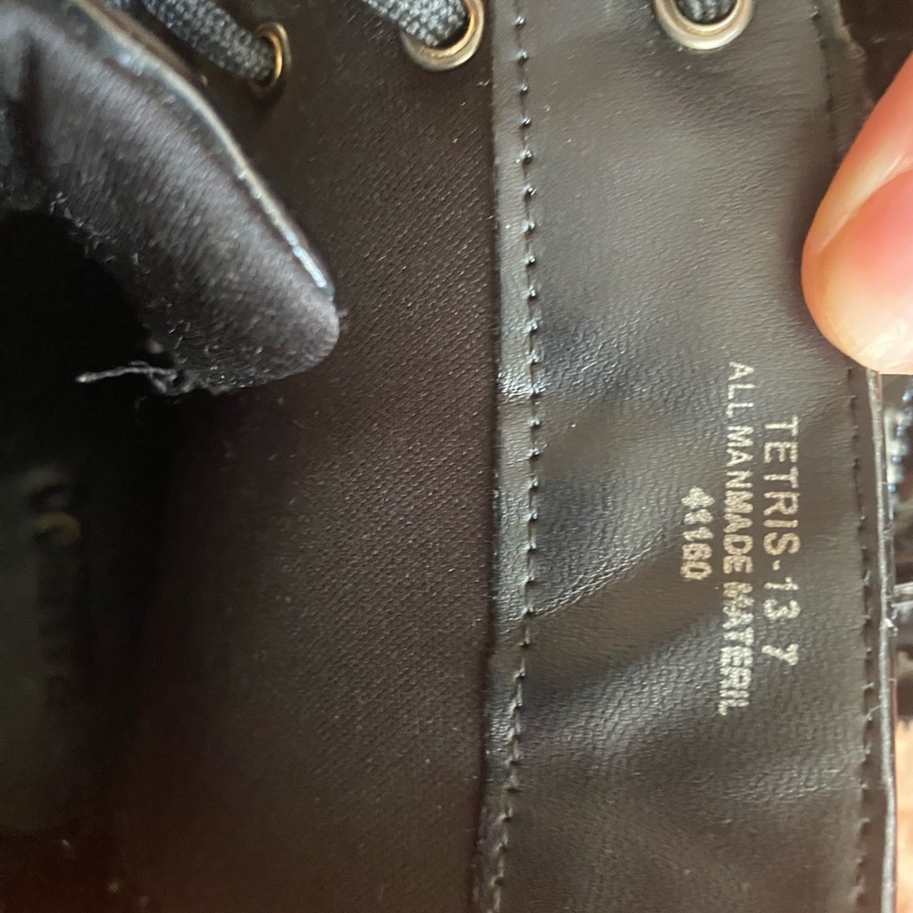Unique Boots - Picture 3 of 5